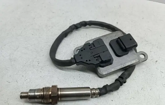Mercedes-Benz E W212 Lambda probe sensor A0009051412 0009051412