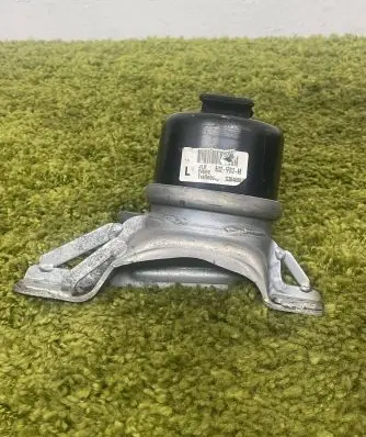 Land Rover Range Rover Evoque L538 Engine mount bracket g3046001