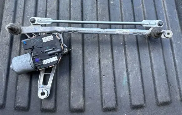Audi A4 S4 B9 8W Front wiper linkage and motor 8W2955119B 8W2955023C