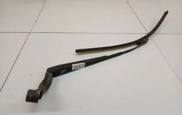 Subaru B9 Tribeca Front wiper blade arm 