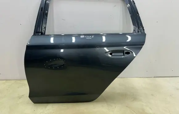 Skoda Octavia Mk4 Rear door 5E7833311