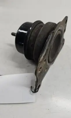 Volkswagen Polo Engine mount bracket