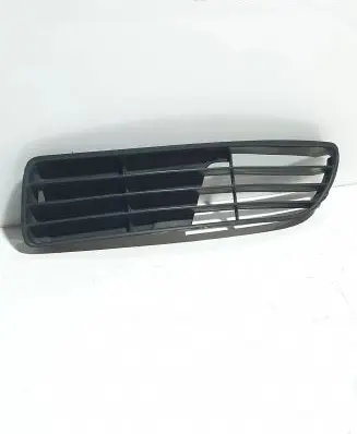 Audi A4 S4 B5 8D Front bumper lower grill 8D0807945