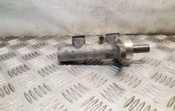 Hyundai Tucson JM Master brake cylinder BM111073C