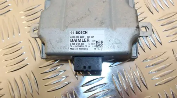 Volkswagen Crafter Air suspension control unit module (rear) 9068270005 A9068270005