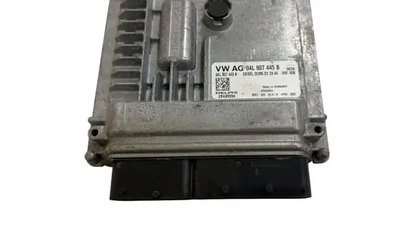 Volkswagen Golf VII Engine control unit/module 04L907445B 28445556