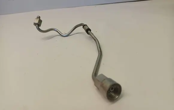 Volvo S60 Fuel injector supply line/pipe 