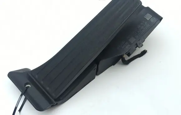 BMW X1 E84 Accelerator throttle pedal 6793743 74765000 74766500