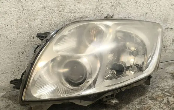 Toyota Auris 150 Headlight/headlamp 8115002460