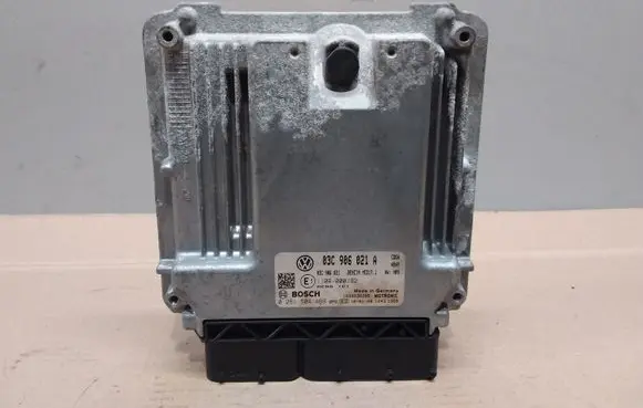 Volkswagen PASSAT B6 Engine control unit/module 03C906021A 0261S04469