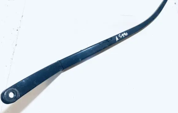 Honda CR-V Front wiper blade arm