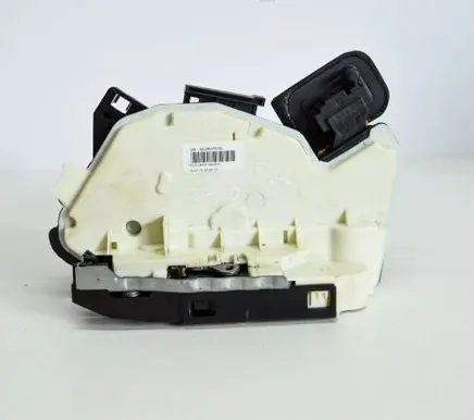 Skoda Yeti (5L) Coupe door lock (next to the handle) 5E2837015