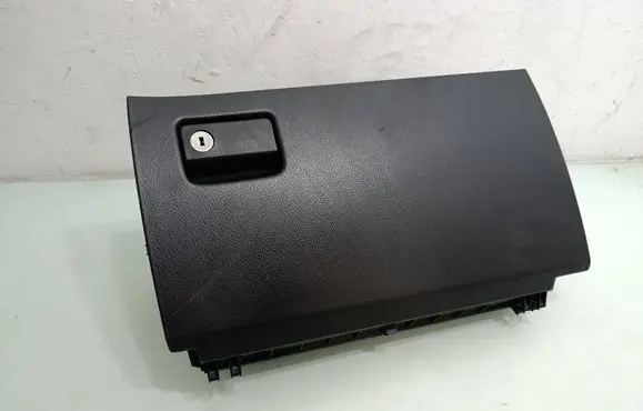 Toyota RAV 4 (XA30) Glove box 5555042040