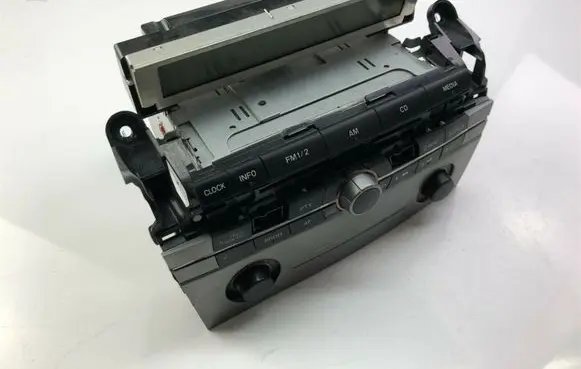 Mazda 3 I Radio/CD/DVD/GPS head unit 14794008 F2240