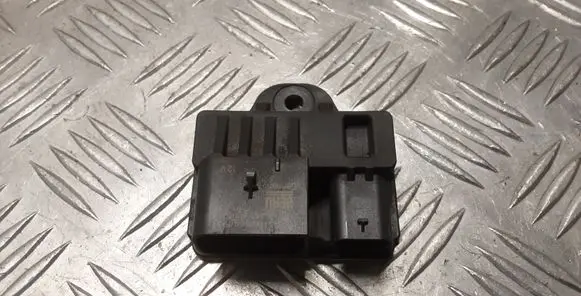 BMW 1 F20 F21 Glow plug pre-heat relay 7810856