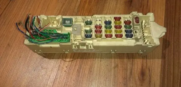Mazda 323 Fuse box set 519043