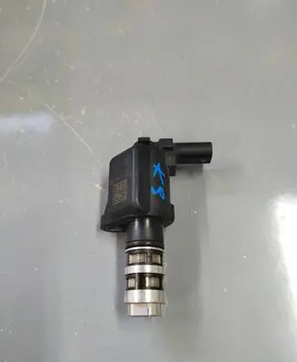Volkswagen Golf VIII Oil pressure sensor 05L906455A