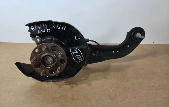 Toyota RAV 4 (XA50) Rear wheel hub spindle/knuckle V470R