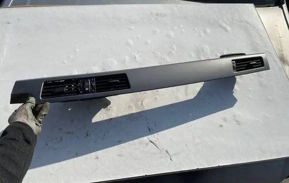 BMW 5 E60 E61 Dashboard glove box trim 7129233