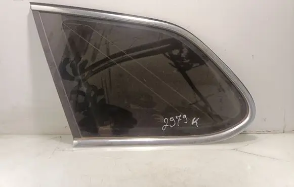 Volkswagen Golf VI Rear side window AS2