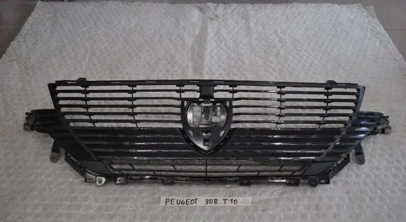 Peugeot 308 Front bumper upper radiator grill 9838035680