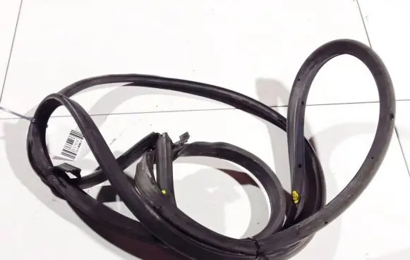 Audi A4 S4 B7 8E 8H Rubber seal rear door 