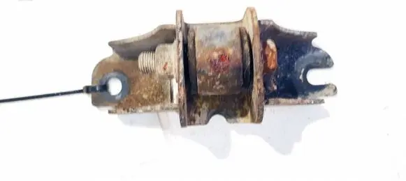 Nissan NV200 Engine mount bracket