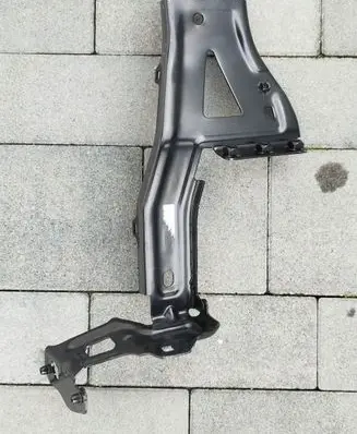 Audi e-tron Fender mounting bracket 4KE803504