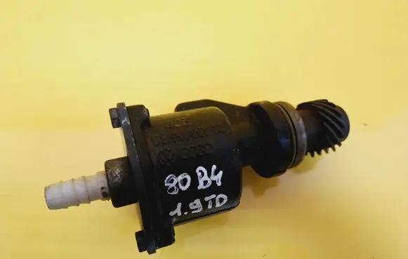 Audi 80 90 S2 B4 Vacuum pump 028207A