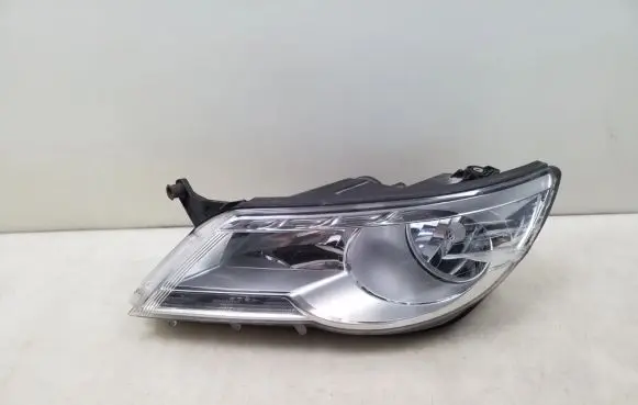 Volkswagen Tiguan Headlight/headlamp 5N1941031AB
