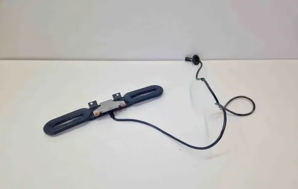 Mercedes-Benz SL R230 Keyless system antenna 2308200475 A2308200475
