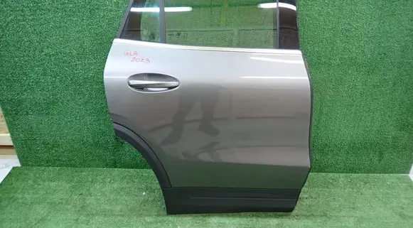 Mercedes-Benz GLA H247 Rear door