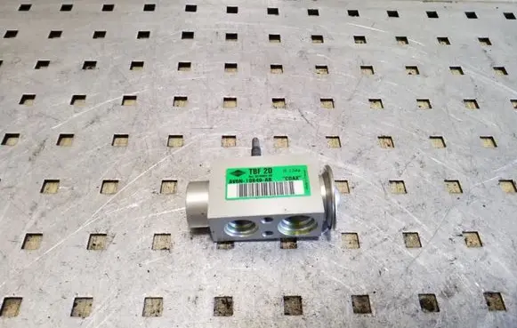 Ford Focus Air conditioning (A/C) expansion valve 