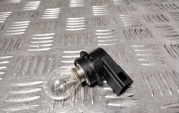 Volkswagen PASSAT B6 Tail light bulb cover holder 1K6945259 32CD