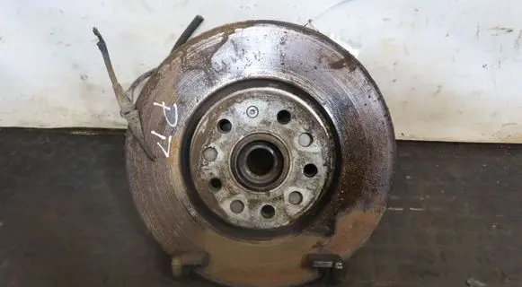 Volkswagen PASSAT B7 Front wheel hub spindle knuckle