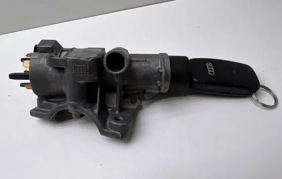 Audi A4 S4 B6 8E 8H Ignition lock 4B0905851B
