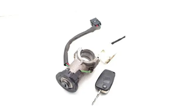 Iveco Daily 35.8 - 9 Ignition lock 69500716 ANIS2001