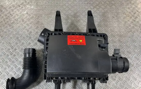 Air filter box