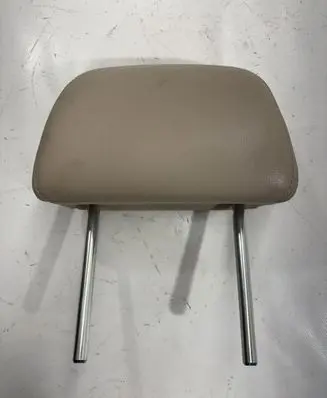 Subaru Outback (BS) Rear seat headrest 