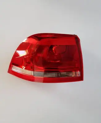 Volkswagen Touareg II Rear/tail lights 7P6945095E 89090228