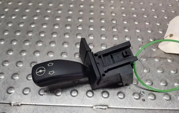 BMW 7 E38 Steering wheel adjustment switch S26371235 8373901