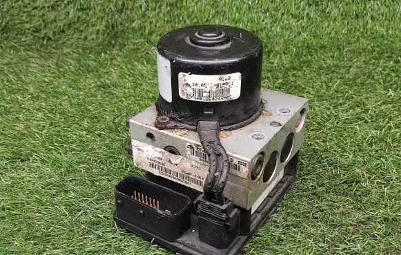 Ford Maverick ABS Pump YL842C286AC YL8T2C219AB