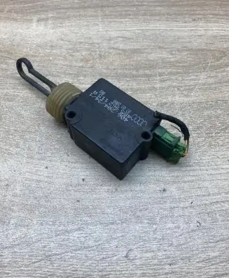 Audi A6 S6 C5 4B Central locking motor 4B5962115A 40620424