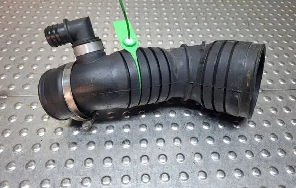 Audi A6 S6 C5 4B Turbo air intake inlet pipe/hose S27705243 3B0129615K