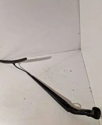 Nissan X-Trail T32 Front wiper blade arm D8459
