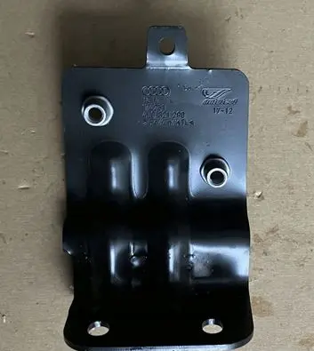 Audi Q7 4L Fender mounting bracket 4L0821290