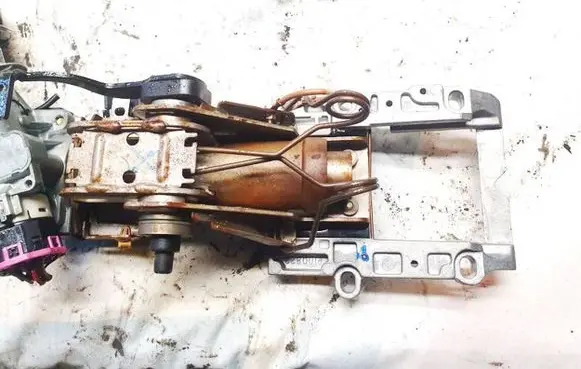 Audi A4 S4 B5 8D Steering wheel axle p100822