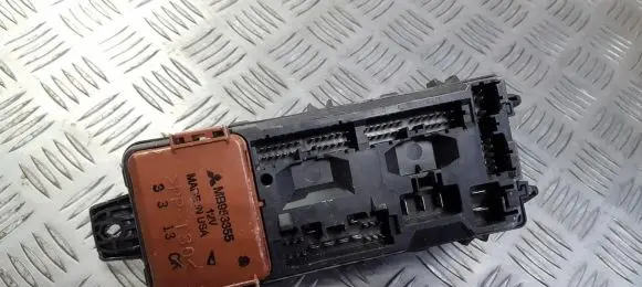 Mitsubishi Carisma Fuse box set mb953355