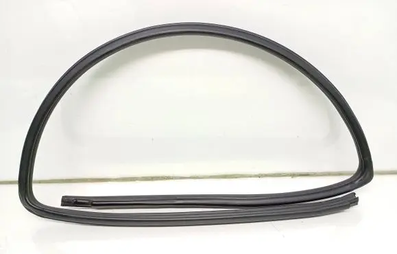 Suzuki Grand Vitara II Rear door rubber seal (on body) 