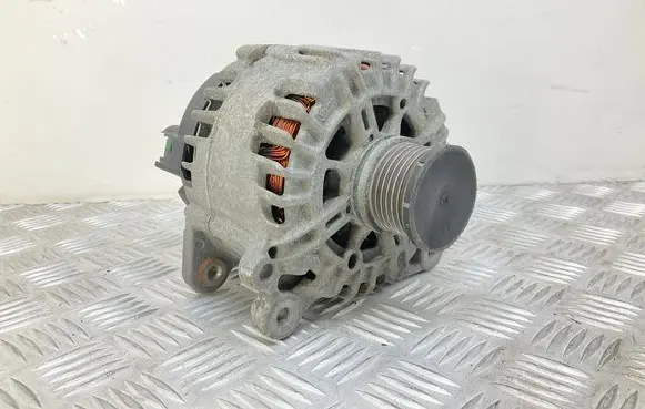 Volkswagen Golf VII Generator/alternator 03L903023L